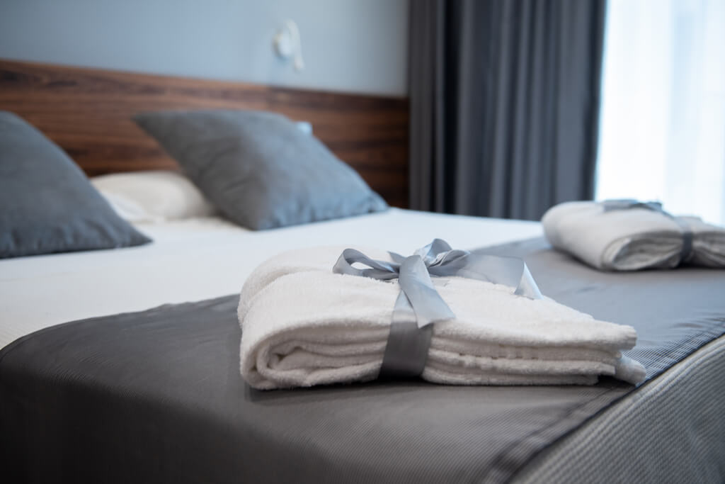 Odwołanie rezerwacji w hotelu i odzyskanie pieniędzy