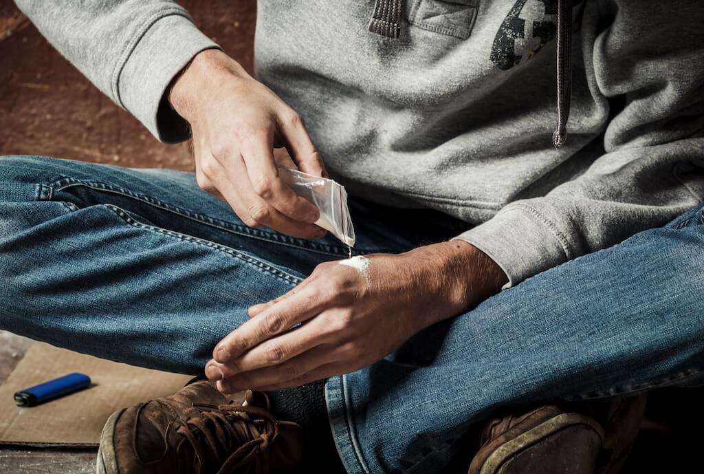 Przymusowe leczenie uzależnienia, ochrona rodziny, możliwości prawne małżonka